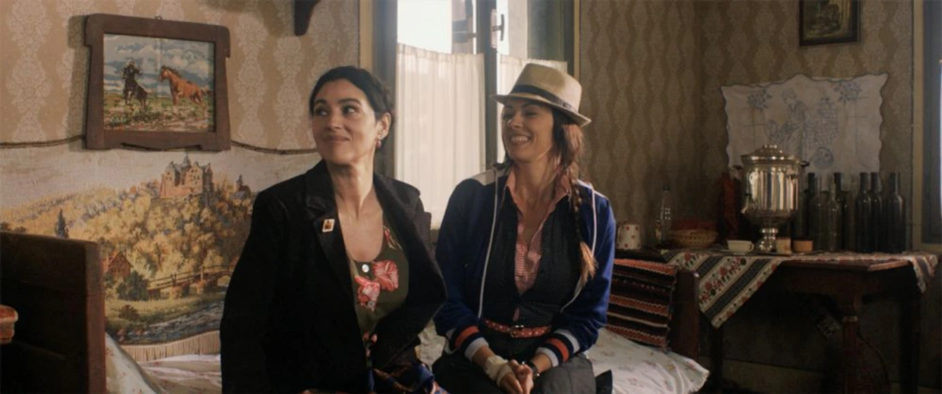 Monica Bellucci y Sloboda Micalovic en en-la-via-lactea