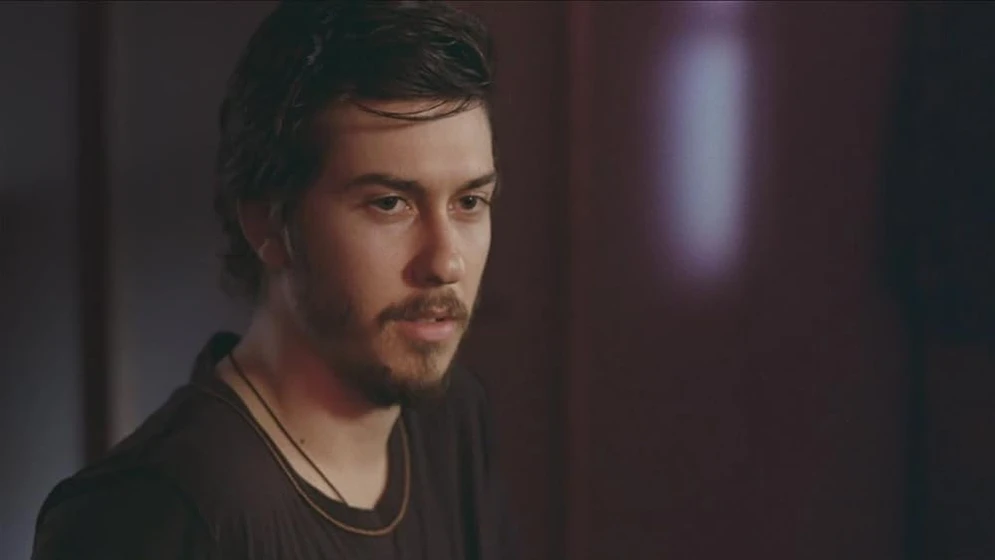 Nat Wolff en rosy