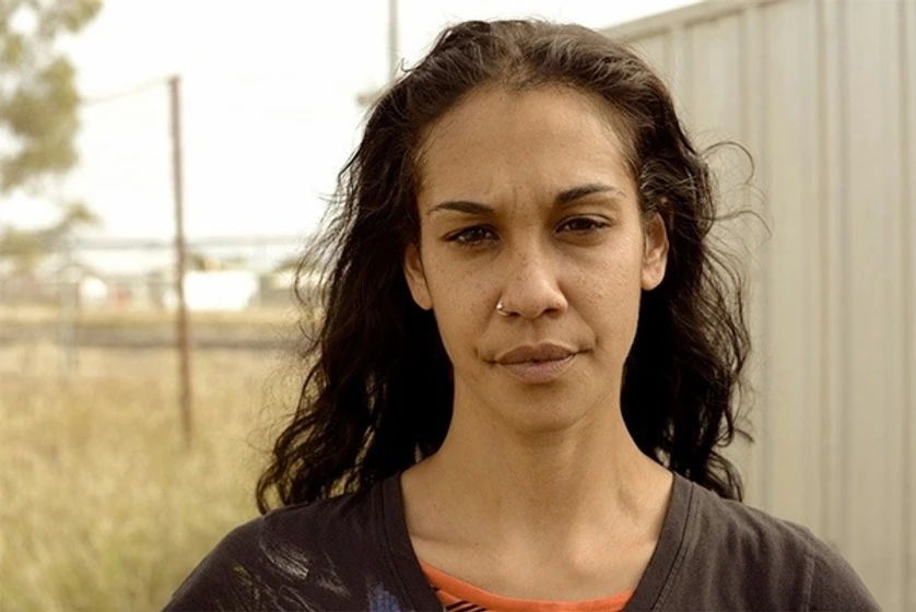 Zoe Carides en mystery-road
