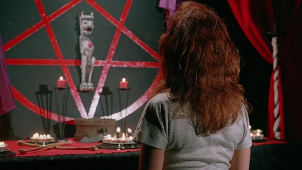 Imagen de satanica-todo-el-mal-en-ella