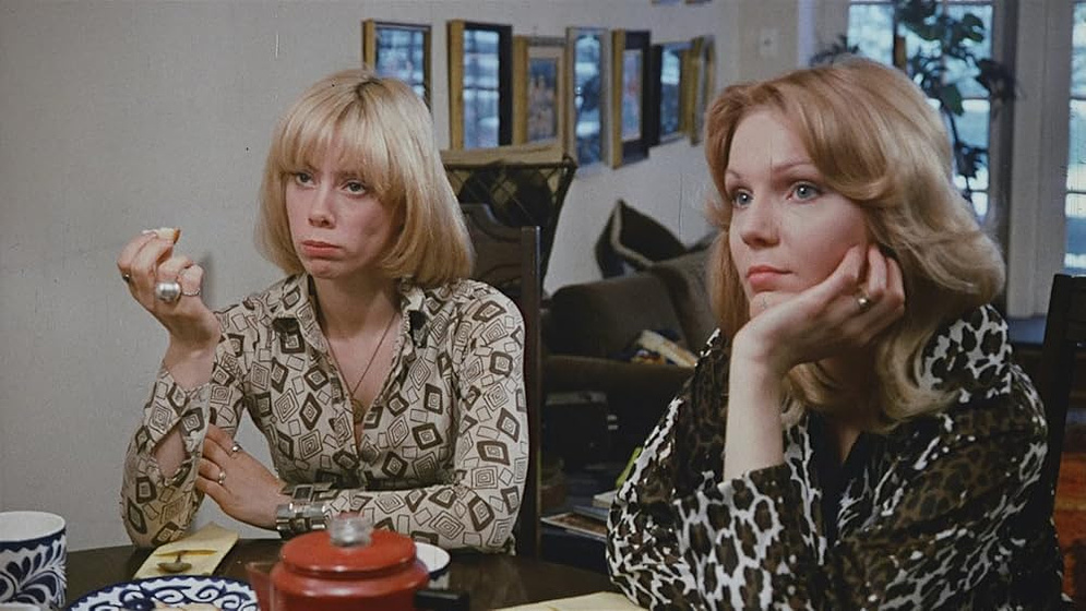 Mary Mendum y Chris Jordan en Confessions of a Young American Housewife
