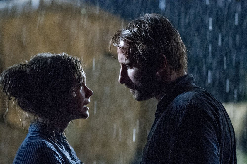 Matthias Schoenaerts y Carey Mulligan en Lejos del Mundanal Ruido