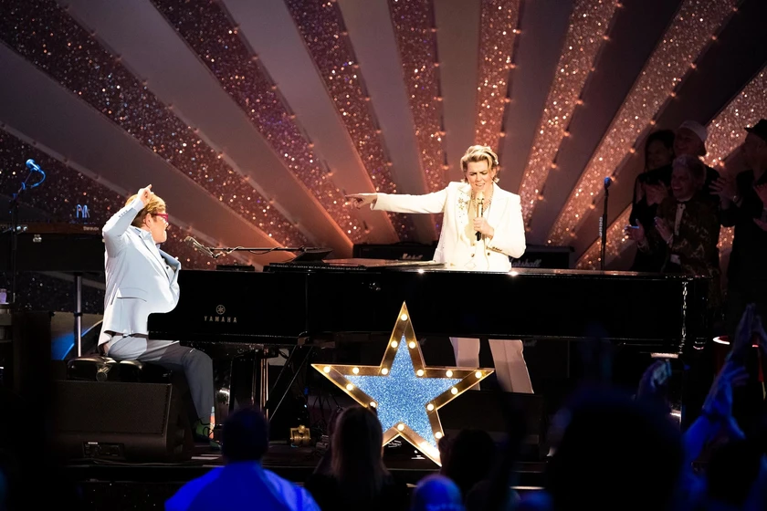 Elton John y Brandi Carlile en una-noche-con-elton-john-y-brandi-carlile