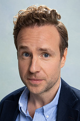 picture of actor Rafe Spall