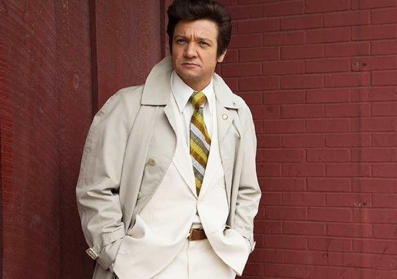 Jeremy Renner en La Gran Estafa Americana