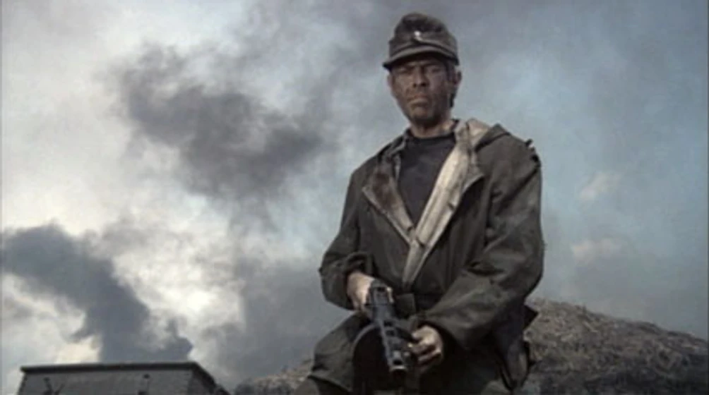 James Coburn en la-cruz-de-hierro