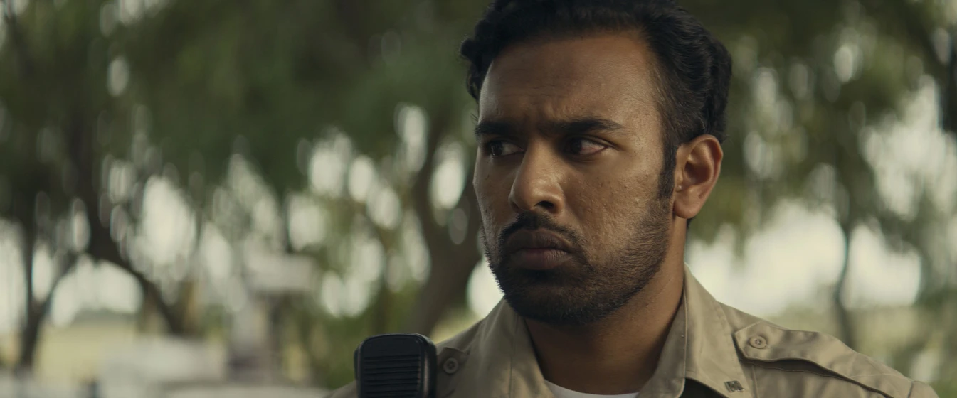 Himesh Patel en fuera-de-ley