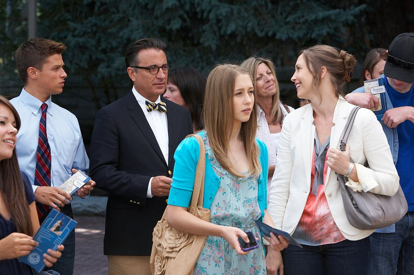 Andy Garcia, Vera Farmiga, Taissa Farmiga y Spencer Lofranco en Enamorarse
