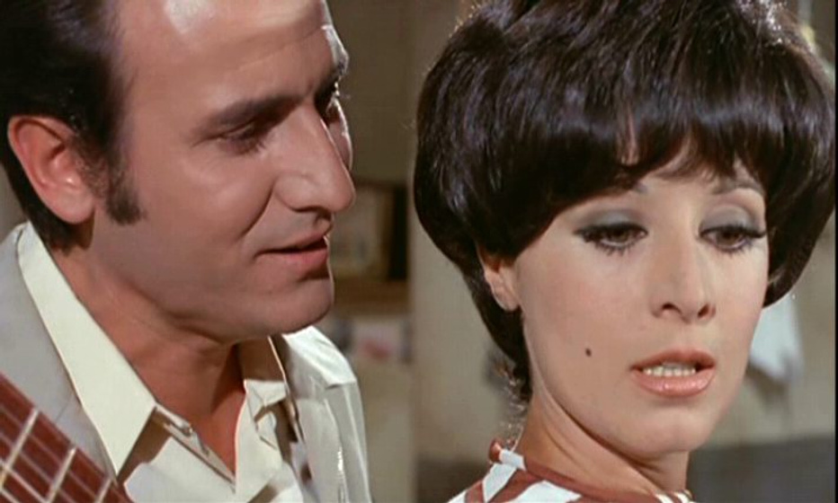 Concha Velasco y Manolo Escobar en En un lugar de La Manga
