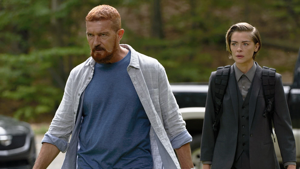 Antonio Banderas y Jaime King en Código Banshee