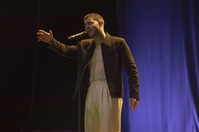 Nick Jonas en letras-robadas