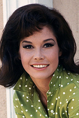 photo of person Mary Tyler Moore