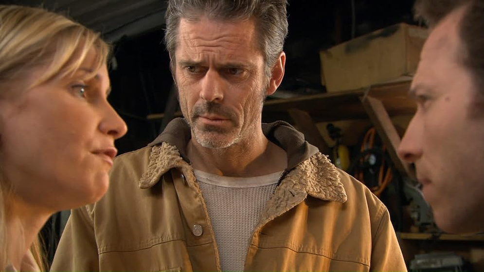C. Thomas Howell, Jonathan Levit y Kim Little en la-guerra-de-los-mundos-2