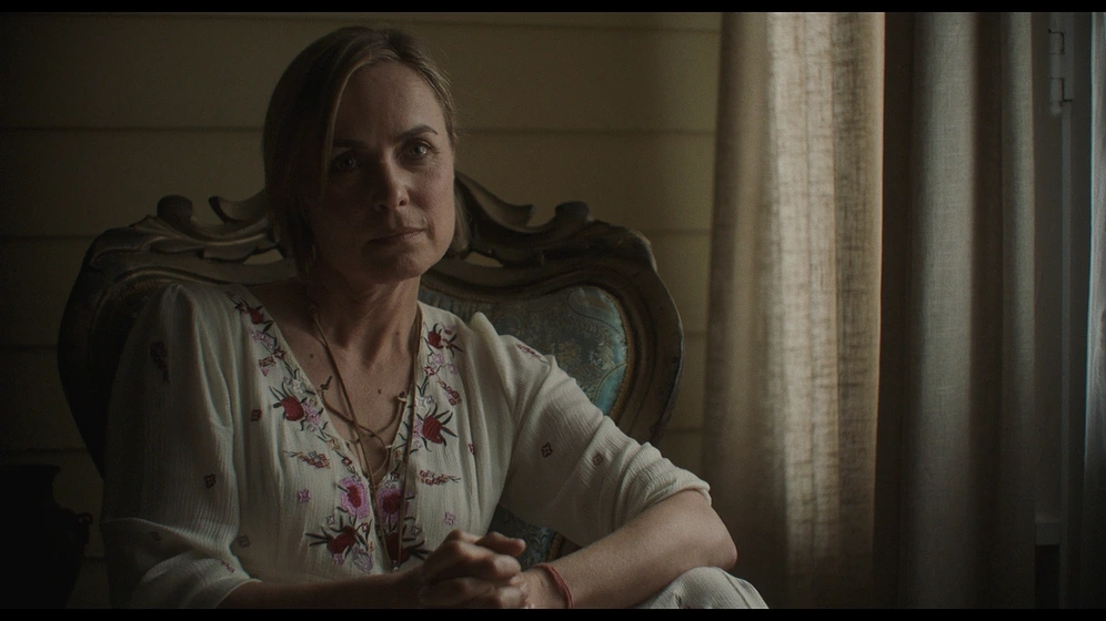 Radha Mitchell en devil-s-workshop