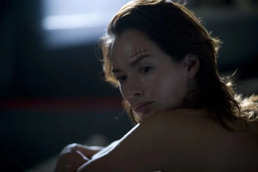 Lena Headey en roto-the-broken