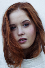 photo of person Ellie Bamber