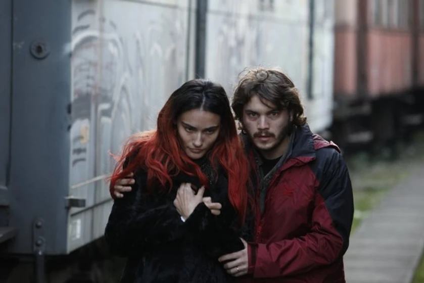 Penélope Cruz y Emile Hirsch en volver-a-nacer