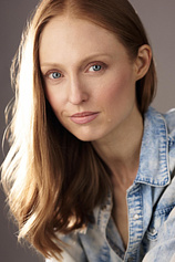 picture of actor Emily Bennett