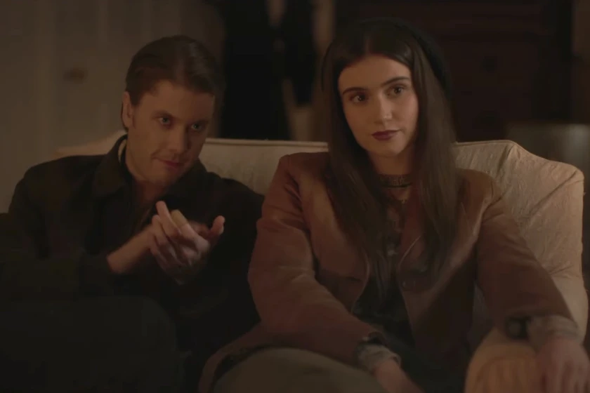 Simone Collins y Charlie Maher en all-you-need-is-death