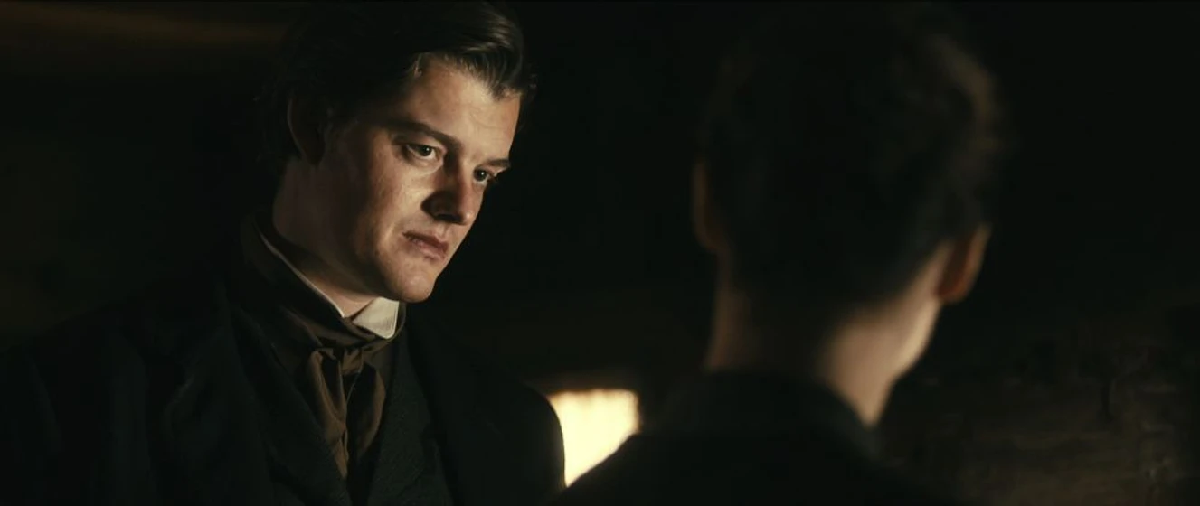 Sam Riley en el-valle-oscuro