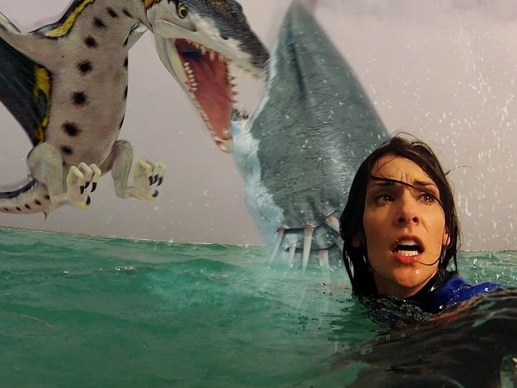 Katie Savoy en sharktopus-vs-pteracuda