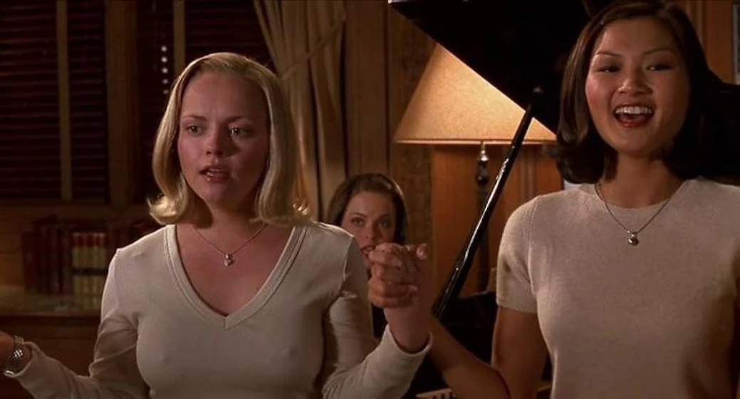 Christina Ricci y Michelle Krusiec en pumpkin