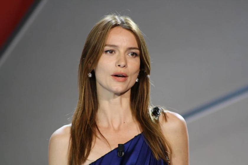 Saffron Burrows en Tonto quien lo lea (Gala inauguración)