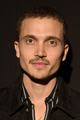 picture of actor Karl Glusman
