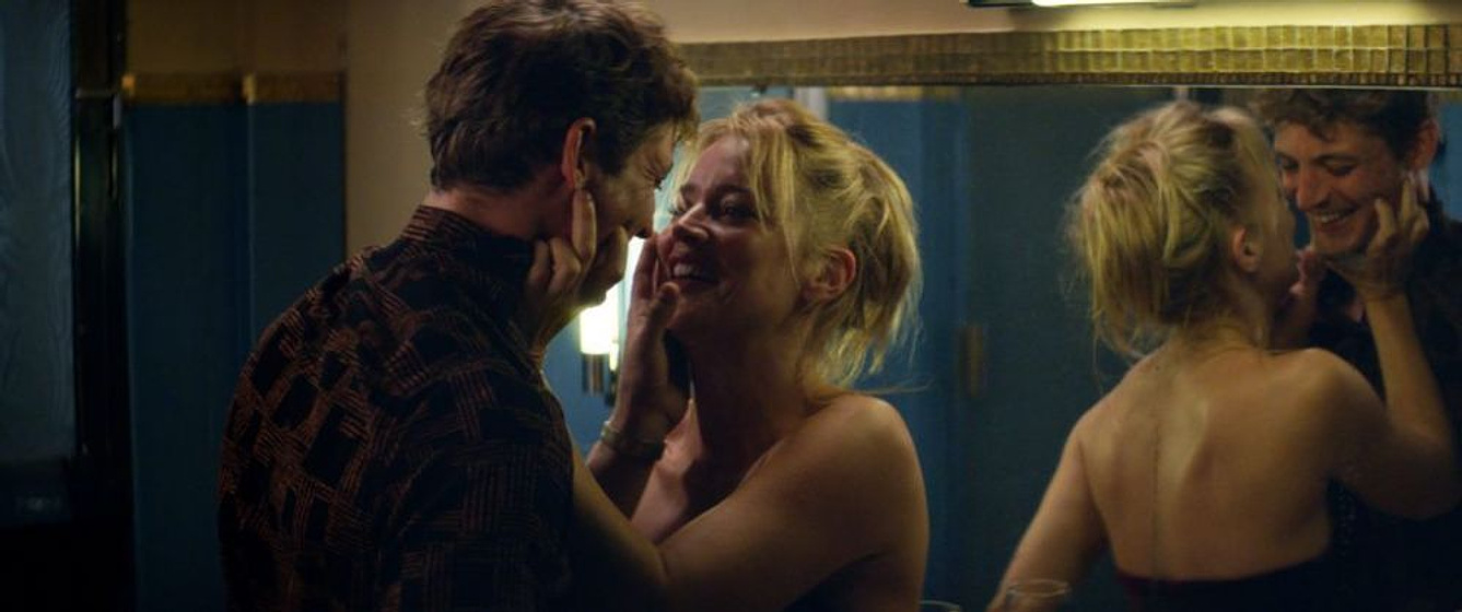 Virginie Efira en El Reflejo de Sibyl