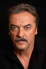 picture of actor Mesut Akusta