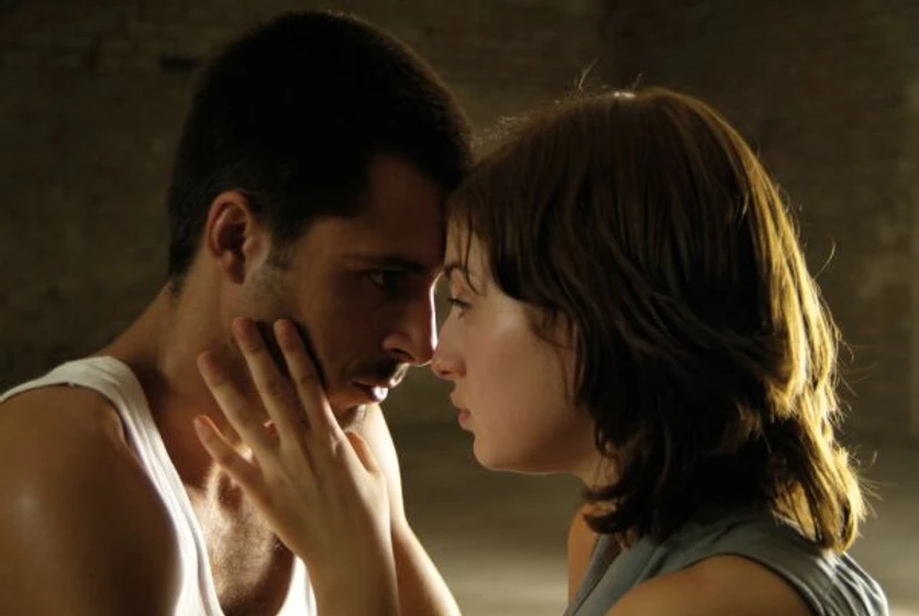 María Vázquez y Hugo Silva en el-hombre-de-arena