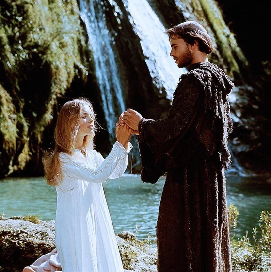 Judi Bowker y Graham Faulkner en Hermano Sol Hermana Luna
