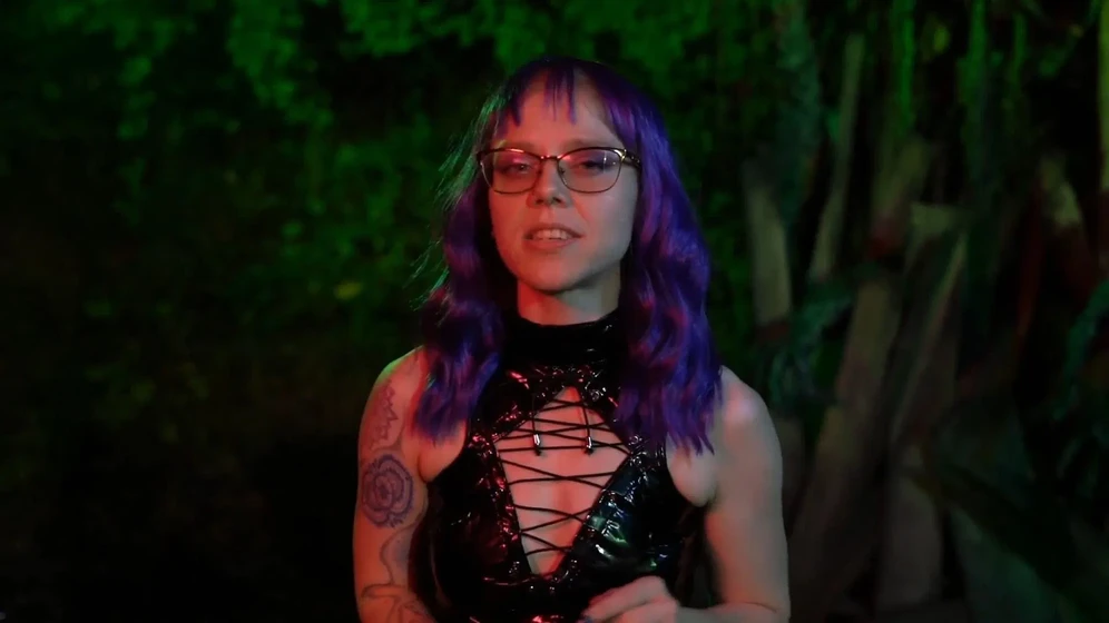 Angel Nichole Bradford en debbie-does-demons