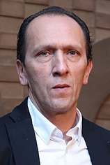 picture of actor Carlos Aragón