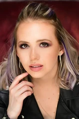 photo of person Nicole Alyse Nelson