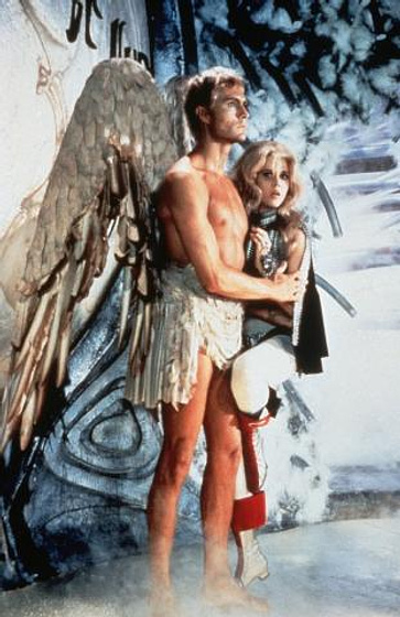 Jane Fonda y John Phillip Law en Barbarella, la Venus del Espacio