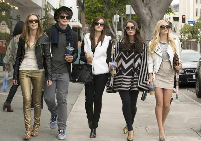 Emma Watson, Israel Broussard, Taissa Farmiga, Katie Chang y Claire Julien en The Bling Ring