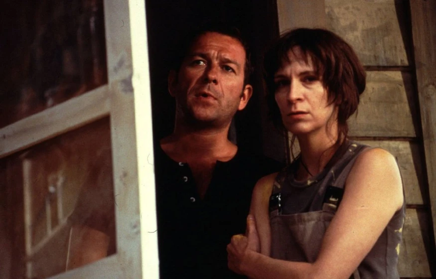 Amanda Plummer y Sean Pertwee en 7 Días de Vida