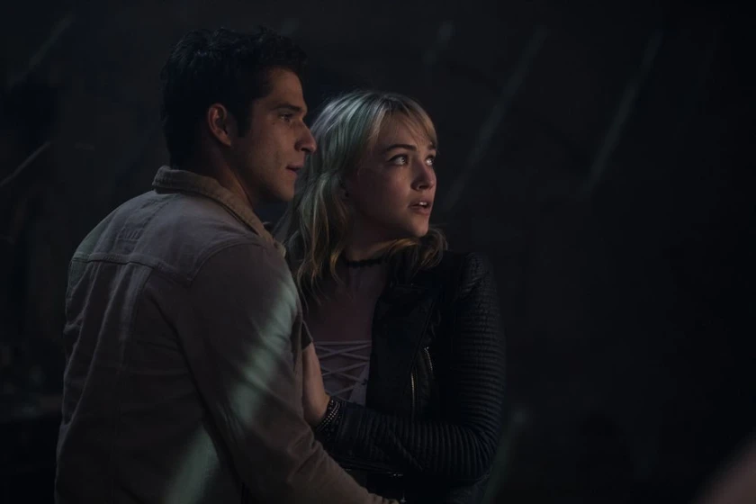 Tyler Posey y Violett Beane en verdad-o-reto