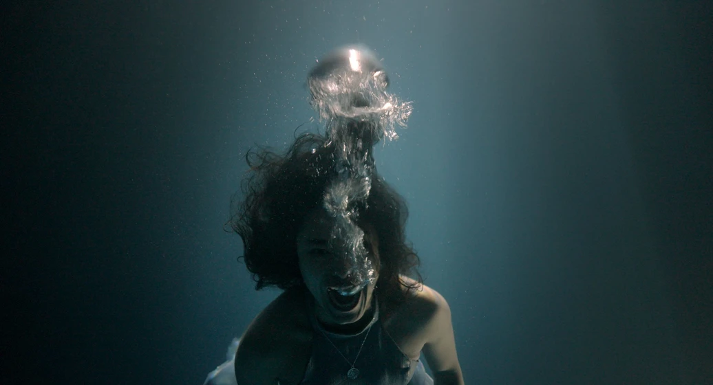 Imagen de la-mujer-que-sonaba-bajo-el-agua