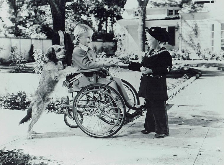 Peggy Ann Garner y Larry Simms en Blondie Brings Up Baby