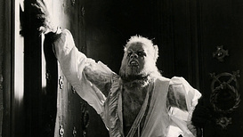 still of movie La Maldición del Hombre Lobo