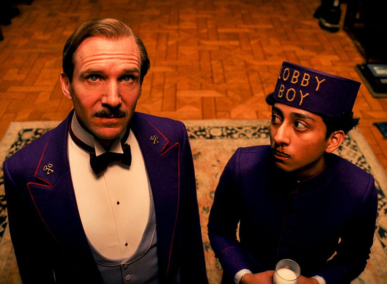 Ralph Fiennes y Tony Revolori en El Gran Hotel Budapest