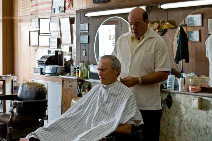 Clint Eastwood y John Carroll Lynch en gran-torino