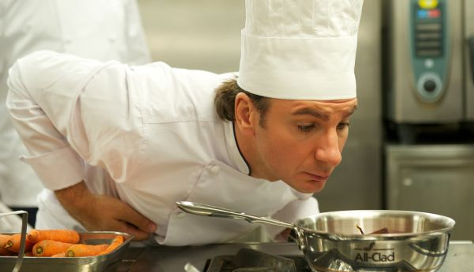 Michaël Youn en El Chef
