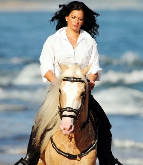 Sandra Speichert en Secretos en el Paraíso