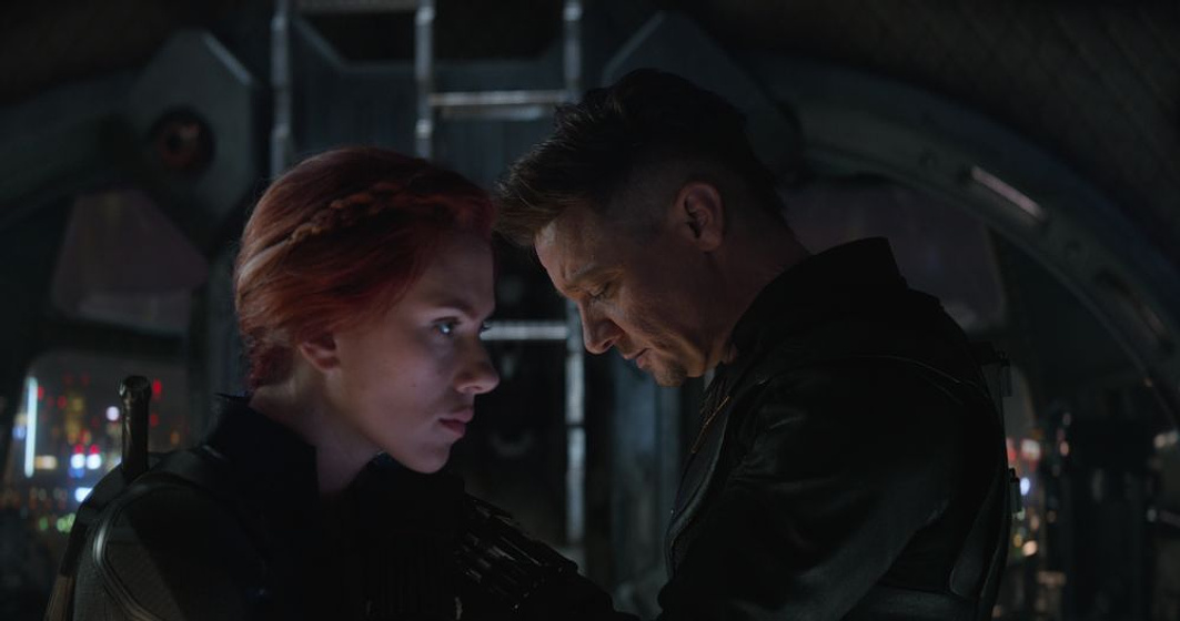 Scarlett Johansson y Jeremy Renner en Vengadores. Endgame