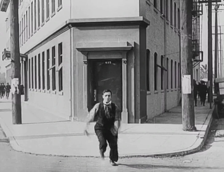 Buster Keaton en la-mudanza