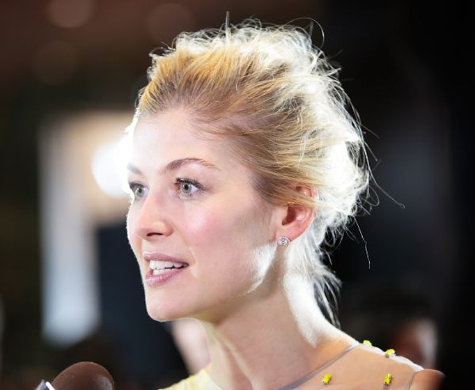 Rosamund Pike en Jack Reacher (Premiere en Tokyo. Enero 2013)