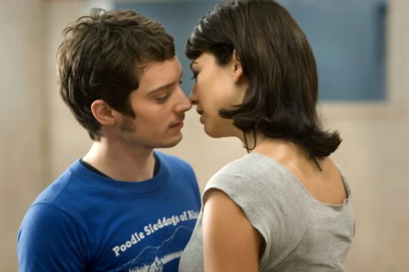 Elijah Wood y Leonor Watling en Los crímenes de Oxford